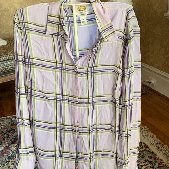Talbots silk blouse with just a little Lycra for stretch. Retail‎ 148 - Picture 1 of 5